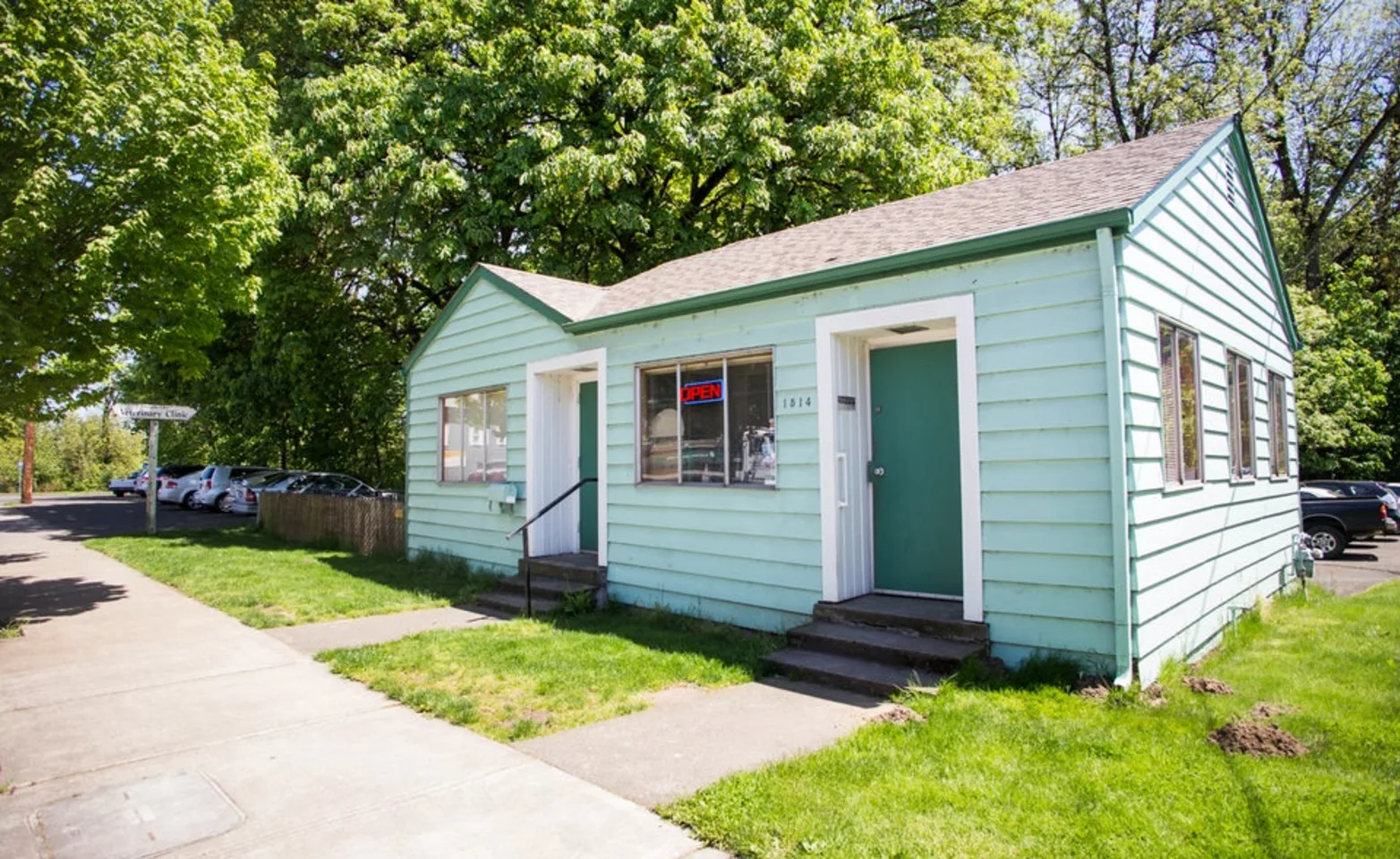 Oregon City Veterinary Clinic Exterior Door